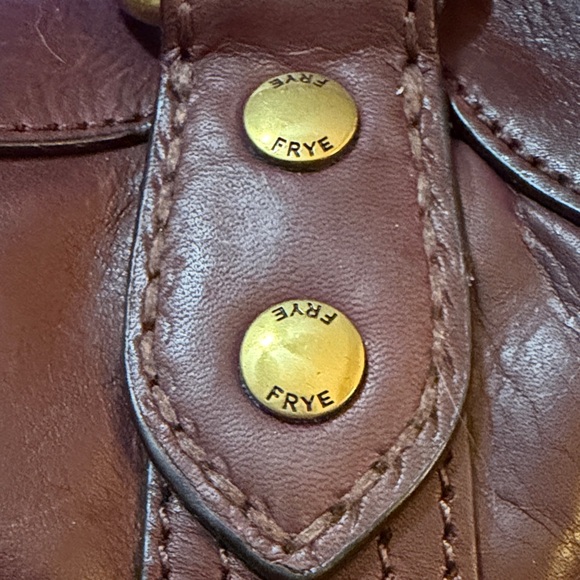 Frye brand, beautiful leather Handbag with adjustable strap. - Picture 3 of 8